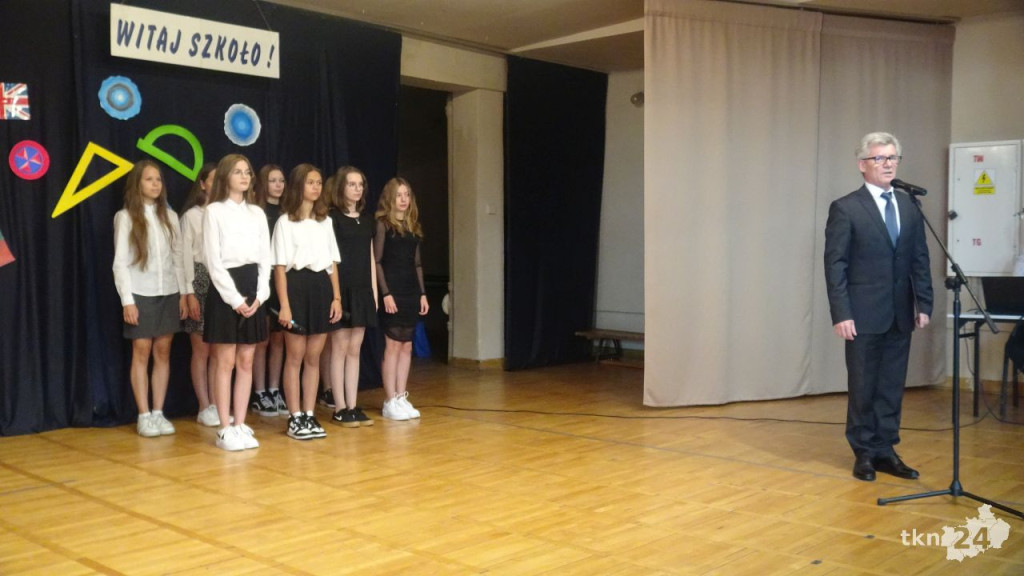 Uczniowie powitali rok szkolny 2022/23 w powiecie koneckim [wideo, zdjęcia]