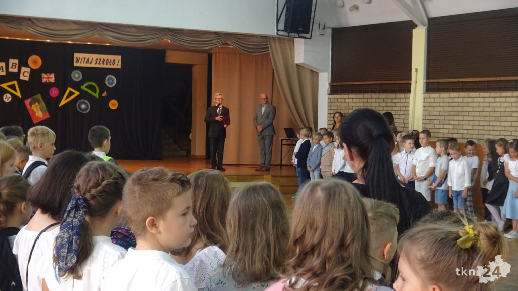 Uczniowie powitali rok szkolny 2022/23 w powiecie koneckim [wideo, zdjęcia]