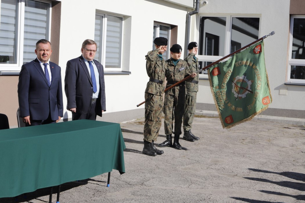 Uczniowie powitali rok szkolny 2022/23 w powiecie koneckim [wideo, zdjęcia]