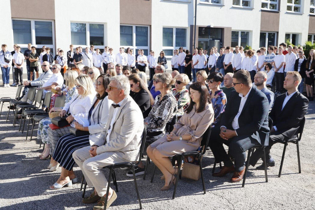 Uczniowie powitali rok szkolny 2022/23 w powiecie koneckim [wideo, zdjęcia]