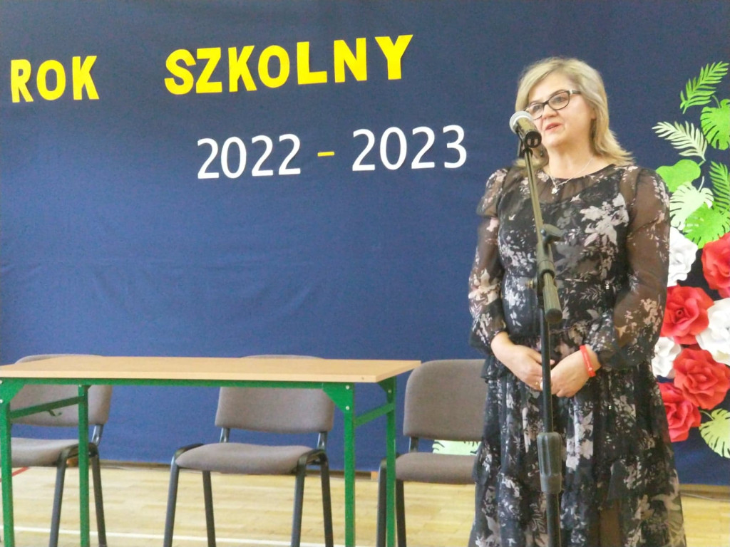 Uczniowie powitali rok szkolny 2022/23 w powiecie koneckim [wideo, zdjęcia]