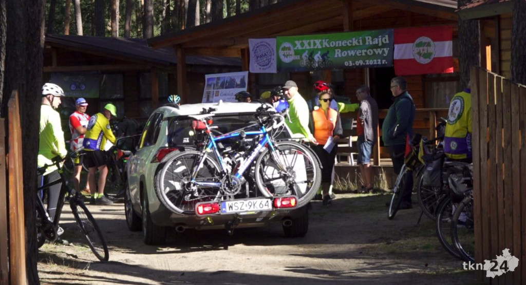 Blisko 200 cyklistów na trasie XXIX Koneckiego Rajdu Rowerowego [wideo, zdjęcia]