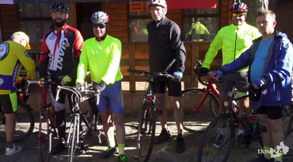 Blisko 200 cyklistów na trasie XXIX Koneckiego Rajdu Rowerowego [wideo, zdjęcia]