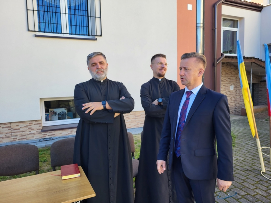 Uroczyste rozpoczęcie nowego roku szkolnego w Fałkowie [zdjęcia]