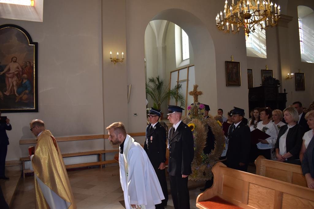 W Gowarczowie świętowali dożynki parafialne