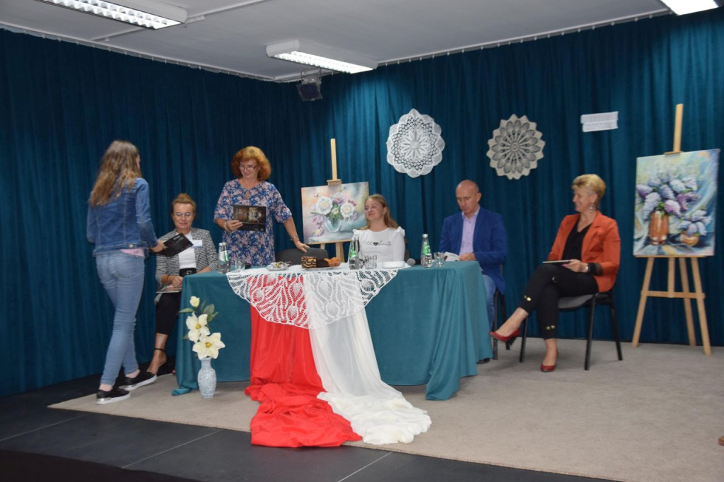 `Ballady i romanse` Mickiewicza czytano w Gowarczowie [wideo, zdjęcia]