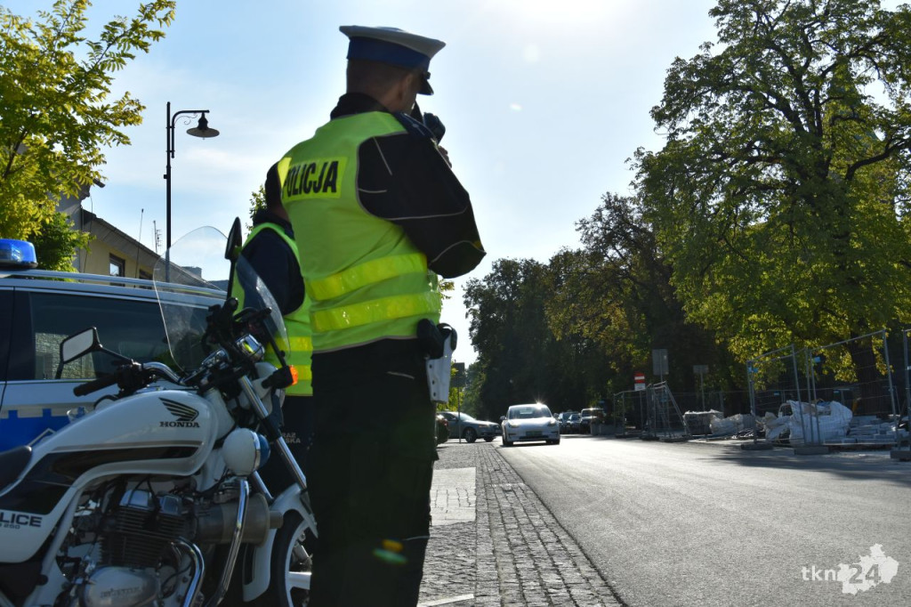 Akcja informacyjna policji w centrum Końskich [wideo, zdjęcia]