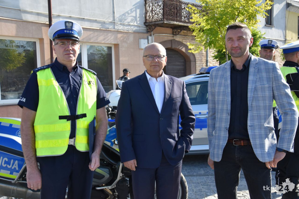 Akcja informacyjna policji w centrum Końskich [wideo, zdjęcia]