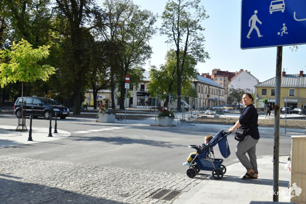 Akcja informacyjna policji w centrum Końskich [wideo, zdjęcia]