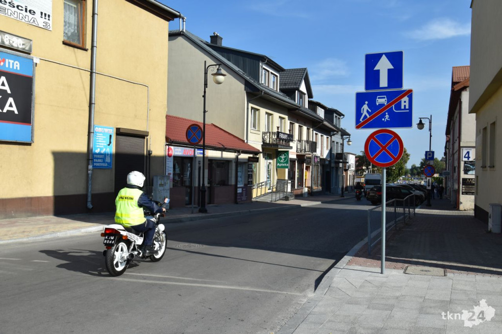 Akcja informacyjna policji w centrum Końskich [wideo, zdjęcia]