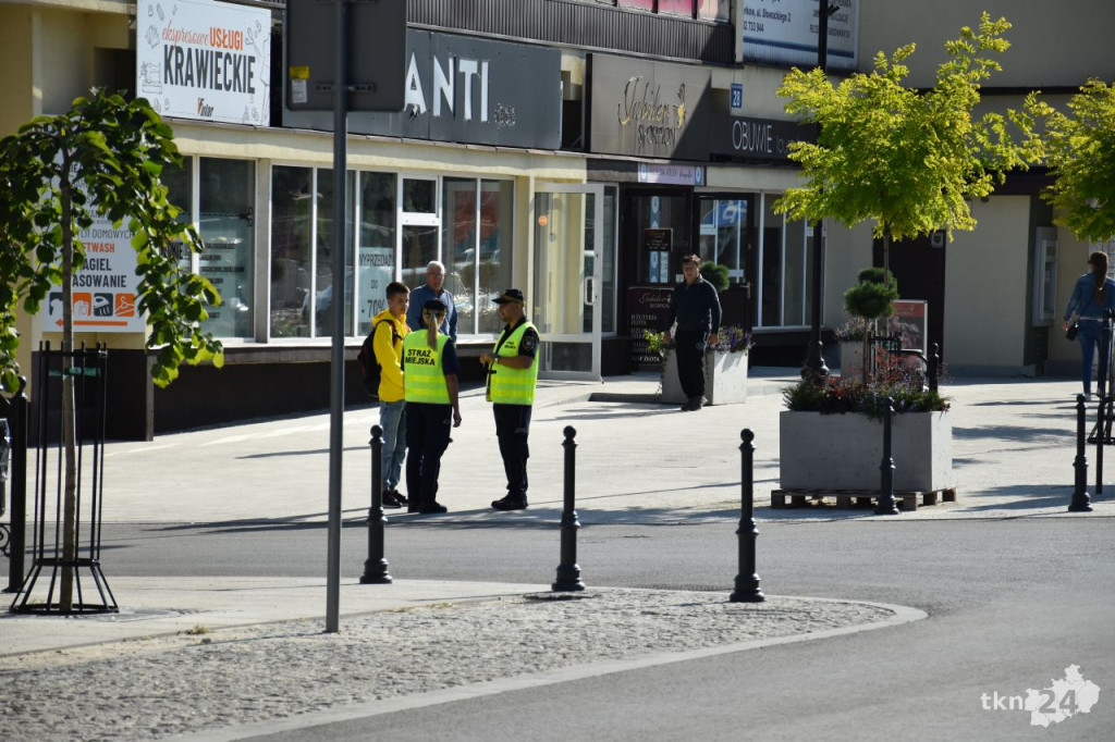 Akcja informacyjna policji w centrum Końskich [wideo, zdjęcia]