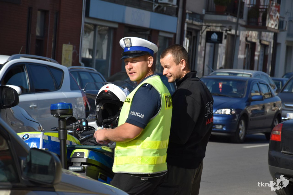Akcja informacyjna policji w centrum Końskich [wideo, zdjęcia]