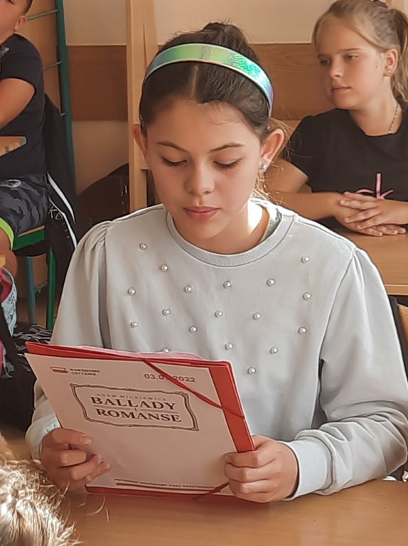 11. Narodowe czytanie w Szkole Podstawowej w Królewcu [Zdjęcia]