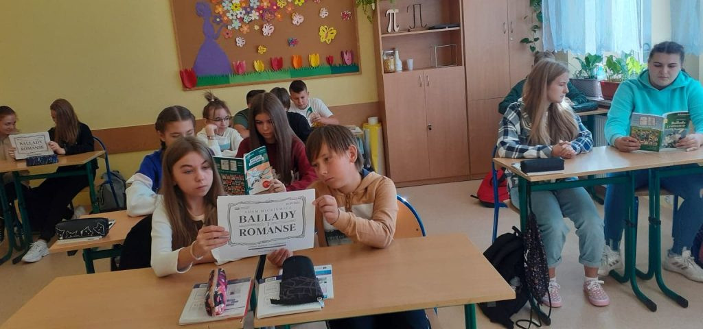 11. Narodowe czytanie w Szkole Podstawowej w Królewcu [Zdjęcia]