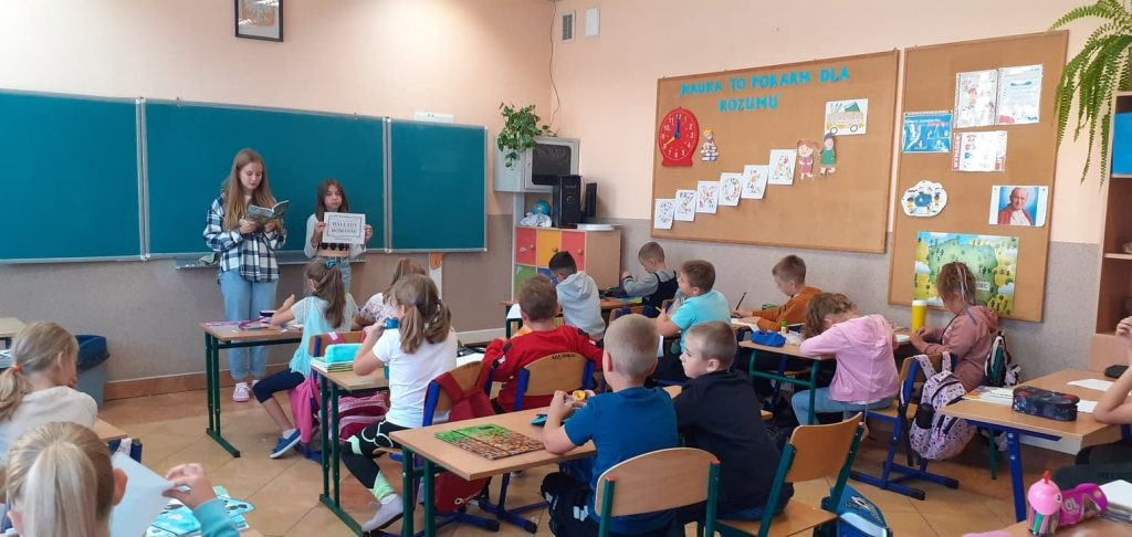 11. Narodowe czytanie w Szkole Podstawowej w Królewcu [Zdjęcia]
