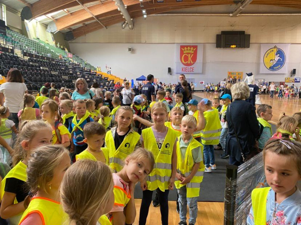 SP w Królewcu uczestniczyła w XIII spotkaniu `Kochane Pierwszaki` w Kielcach