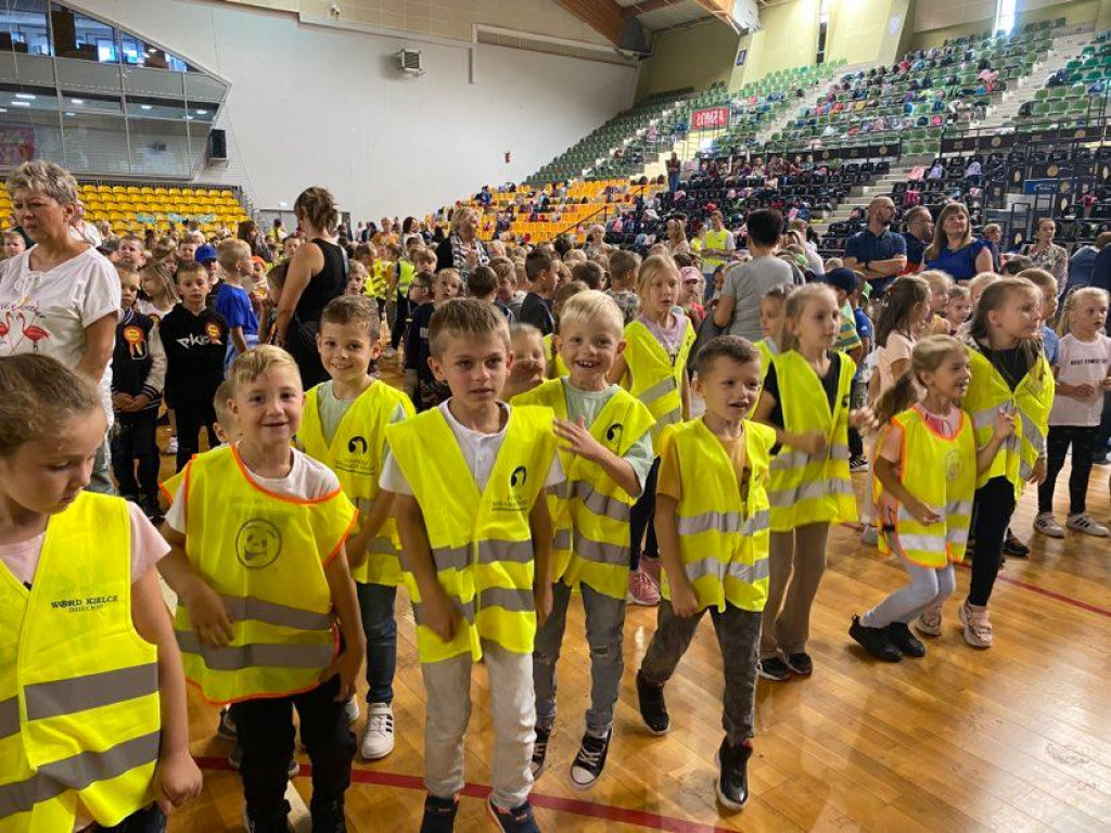 SP w Królewcu uczestniczyła w XIII spotkaniu `Kochane Pierwszaki` w Kielcach