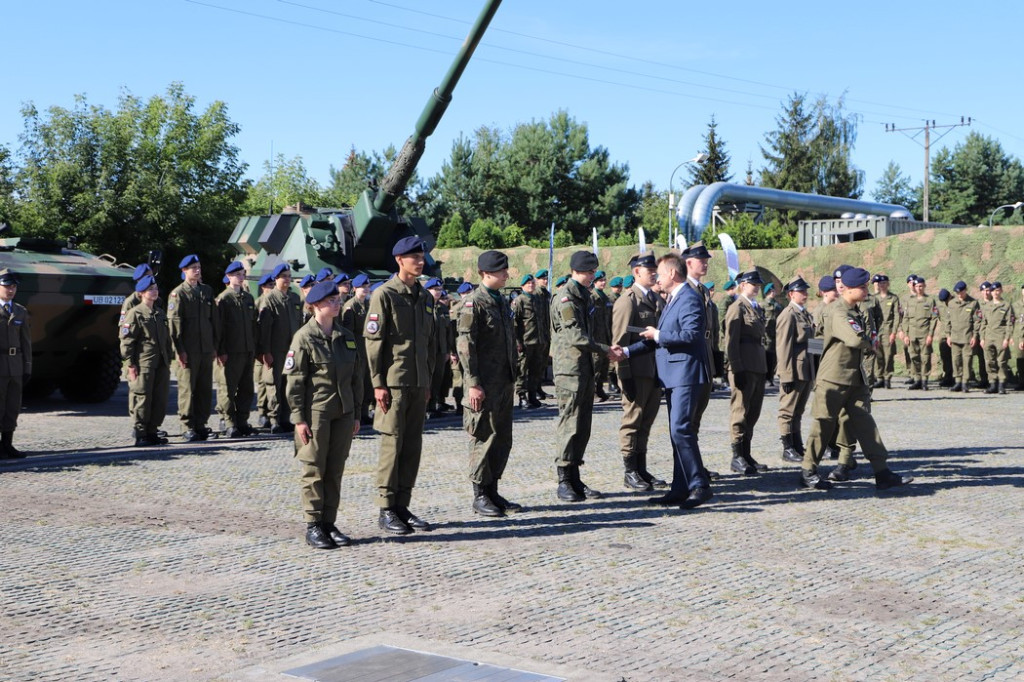 Kadeci z ZSP nr 1 w Końskich wyróżnieni przez szefa MON