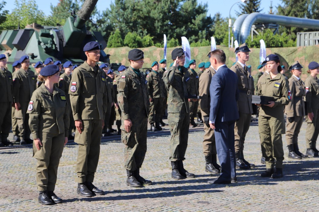 Kadeci z ZSP nr 1 w Końskich wyróżnieni przez szefa MON