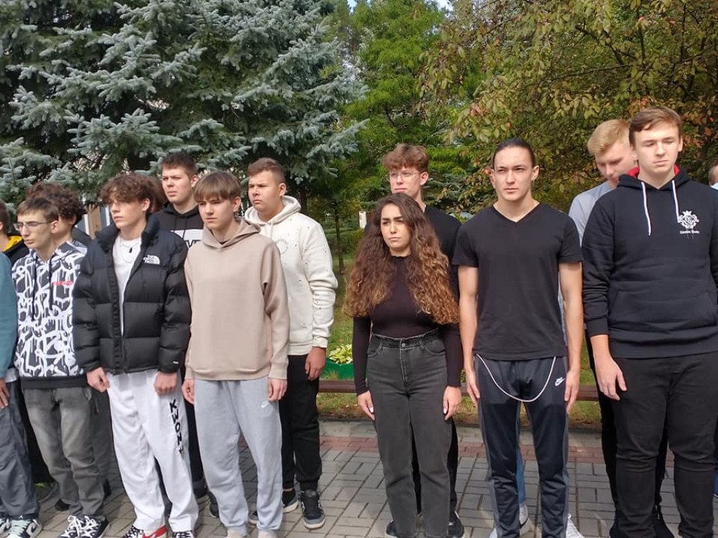 Ślubowanie klas pierwszych w ZSP im. St. Staszica w Stąporkowie [zdjęcia]