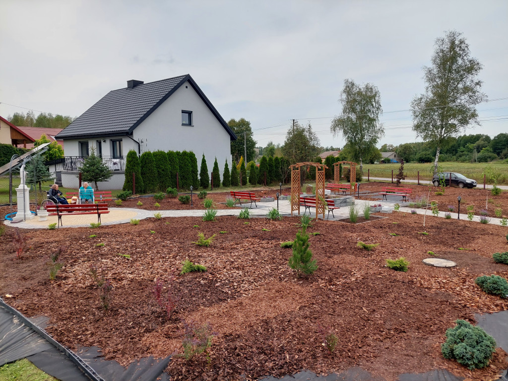 Hospicjum w Rudzie Białaczowskiej zyskało nowy ogród [wideo, zdjęcia]