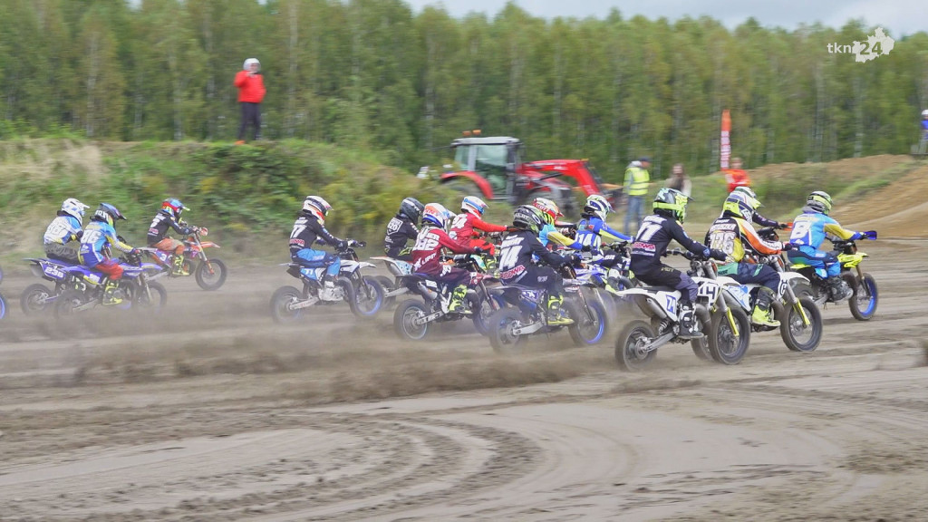 Ogólnopolskie mistrzostwa crossowe w gminie Końskie [wideo, zdjęcia]