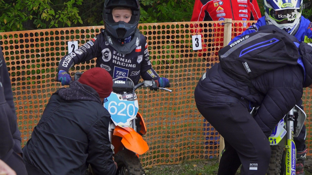 Ogólnopolskie mistrzostwa crossowe w gminie Końskie [wideo, zdjęcia]