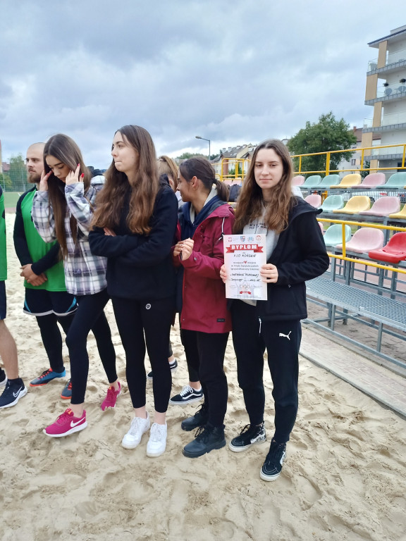 Złoto dla II LO z Końskich w finale siatkówki plażowej w Połańcu
