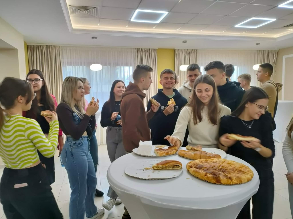 Uczniowie ze Stąporkowa wyjechali do Rumunii. Kolejni ruszą do Grecji! [zdjęcia]