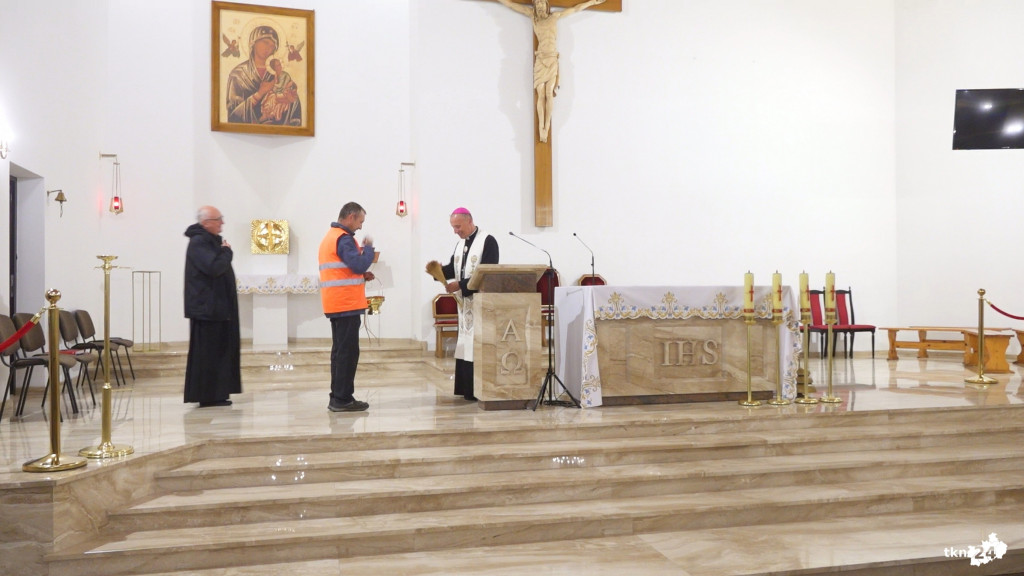 Nocna Pielgrzymka Mężczyzn. Wśród wiernych sam biskup! [wideo, zdjęcia]