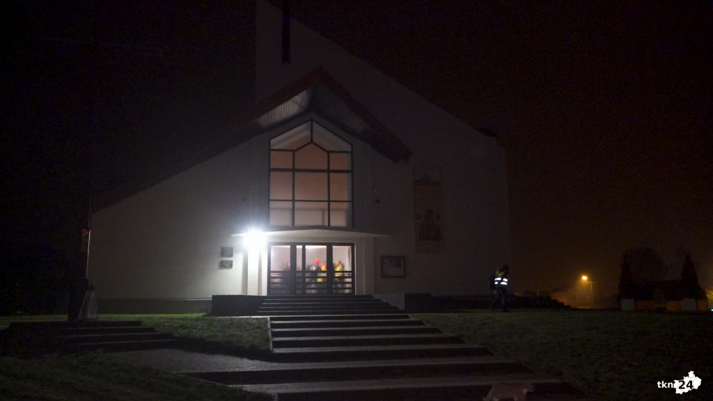 Nocna Pielgrzymka Mężczyzn. Wśród wiernych sam biskup! [wideo, zdjęcia]