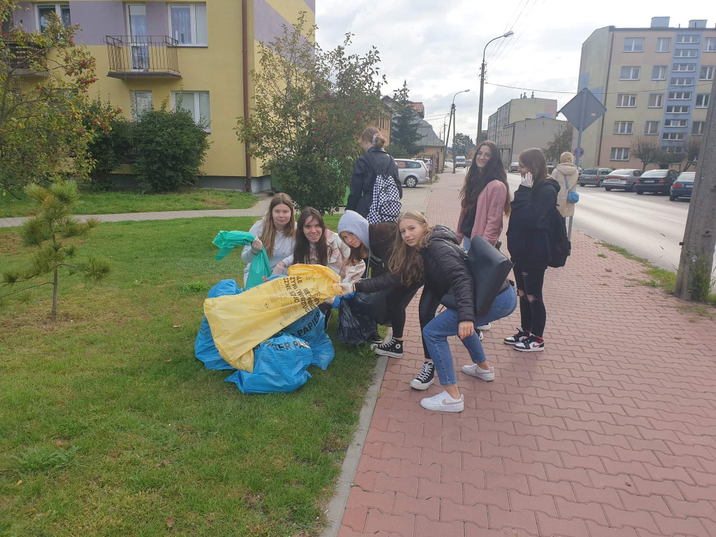 Ekonomik włączył się do Akcji Sprzątania Świata [wideo, zdjęcia]
