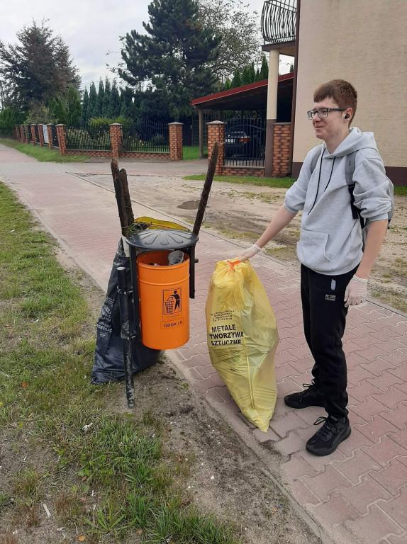 Ekonomik włączył się do Akcji Sprzątania Świata [wideo, zdjęcia]