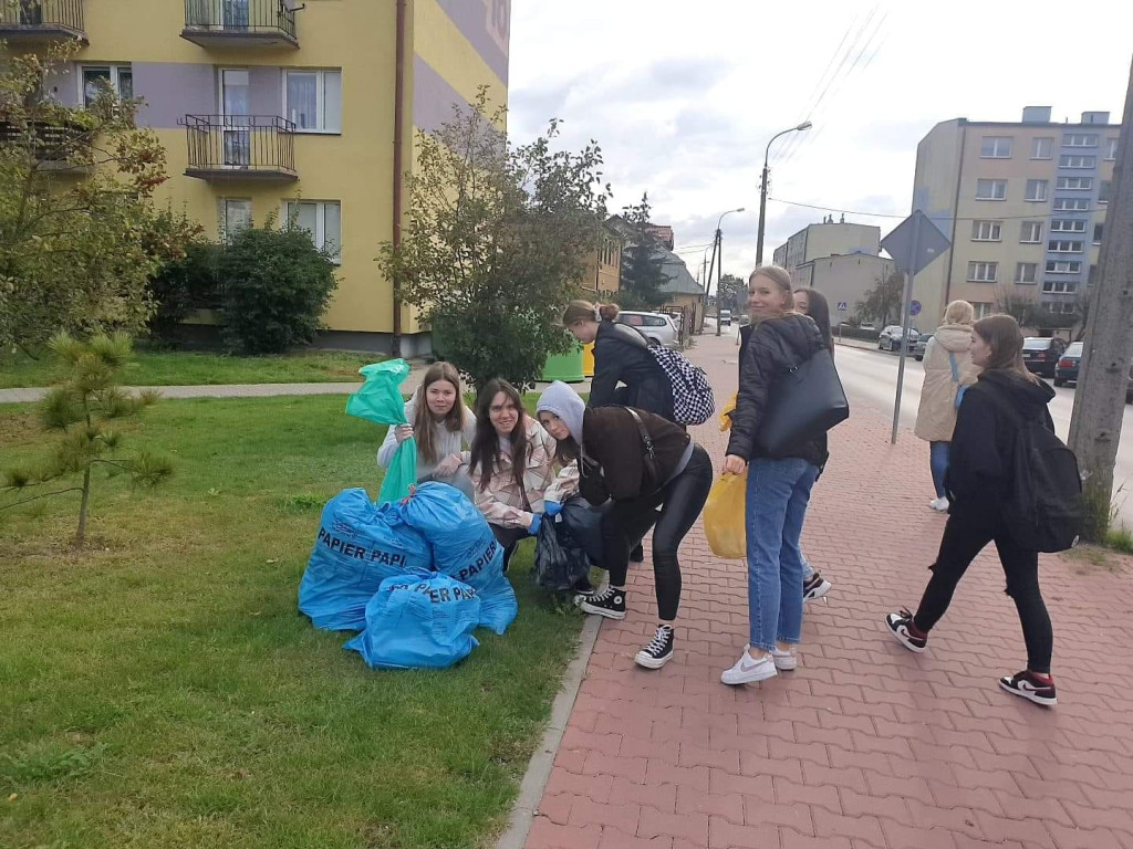 Ekonomik włączył się do Akcji Sprzątania Świata [wideo, zdjęcia]