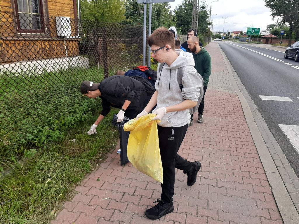 Ekonomik włączył się do Akcji Sprzątania Świata [wideo, zdjęcia]