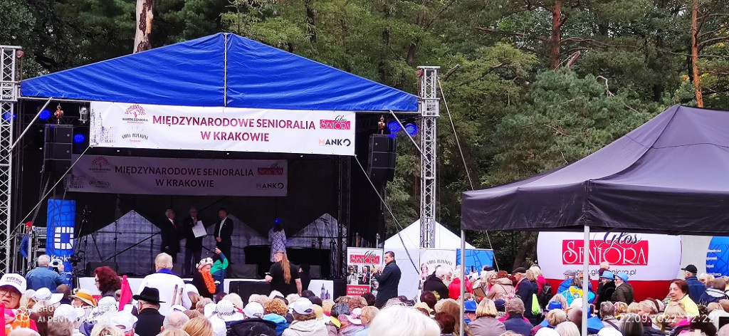 Uniwersytet Trzeciego Wieku ze Stąporkowa zainaugurował rok akademicki aż w Krakowie [zdjęcia]