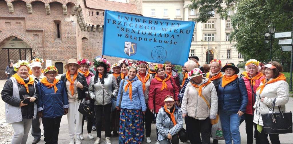 Uniwersytet Trzeciego Wieku ze Stąporkowa zainaugurował rok akademicki aż w Krakowie [zdjęcia]