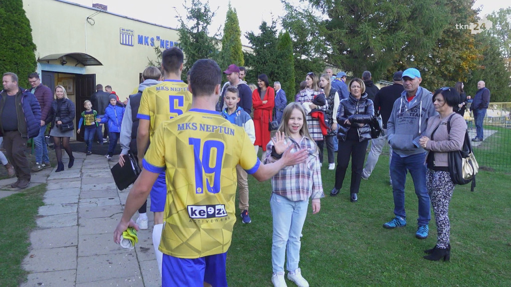 Remis na boisku. Wielka wygrana poza nim! [wideo, zdjęcia]