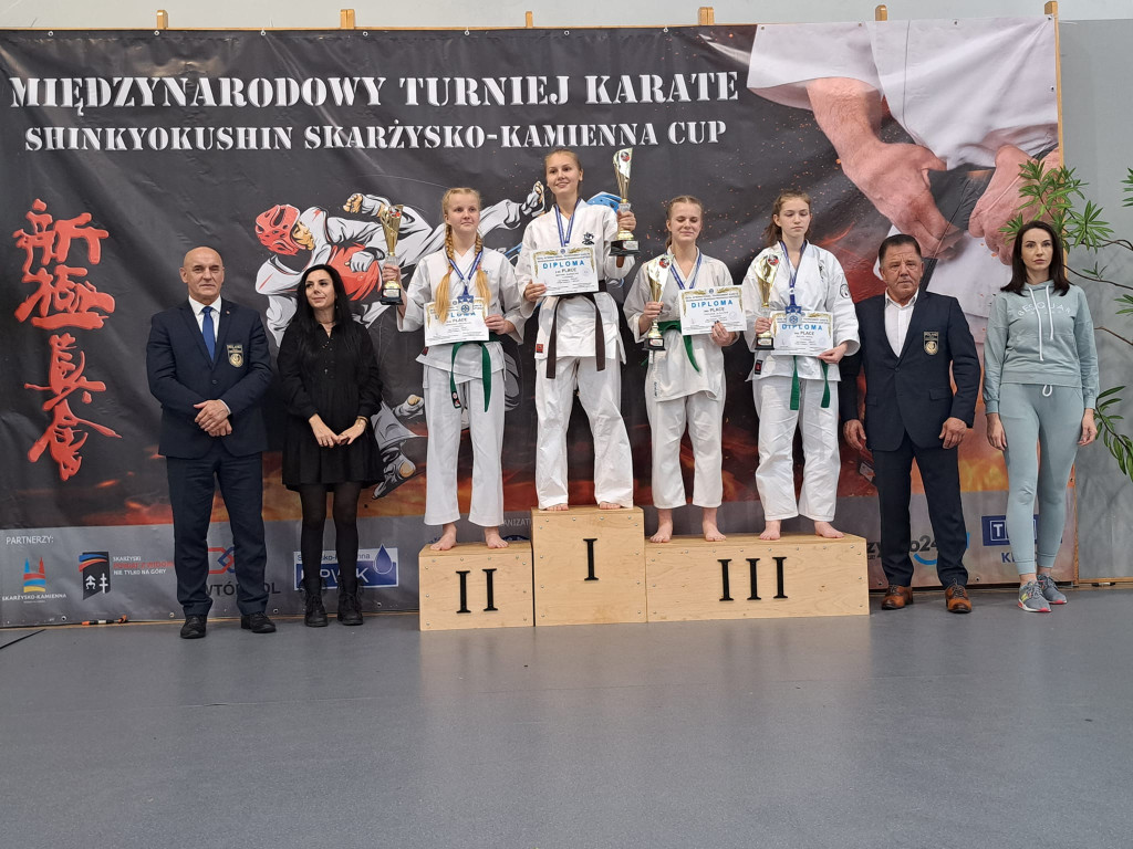 10 medali koneckich karateków w Skarżysku [zdjęcia]