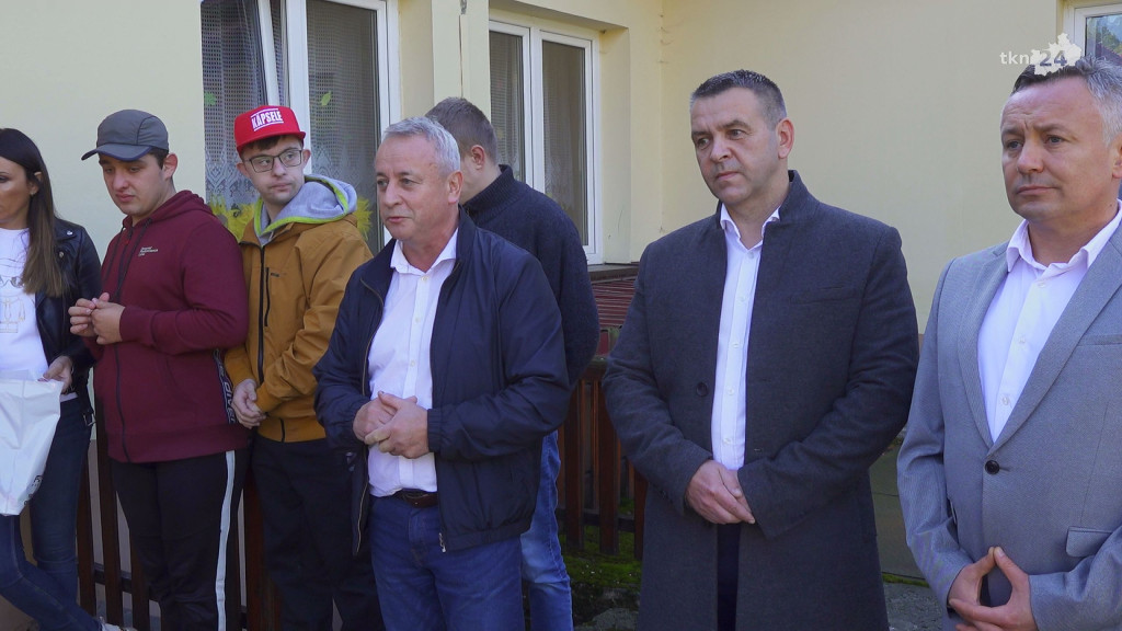 Radni Powiatowi rozdali serca na nakrętki. To nagrody w ekologicznym konkursie [wideo, zdjęcia]