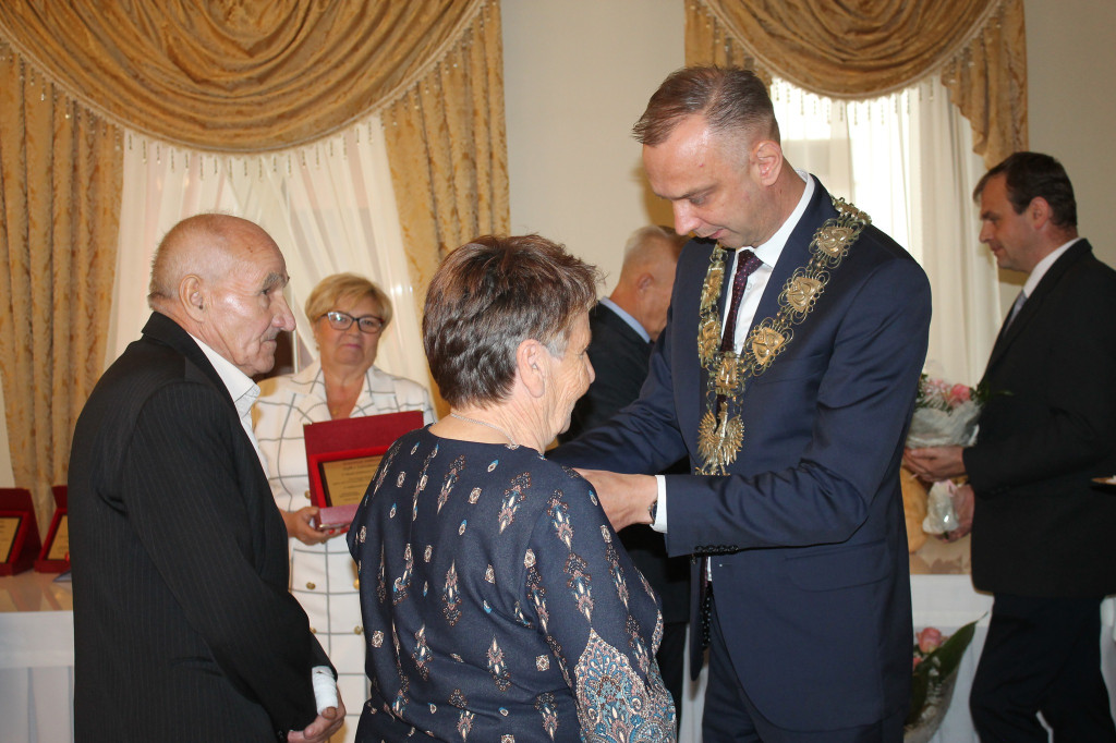 50-ciu wspólnych lat razem gratulowano 10 parom z gminy Smyków [zdjęcia]