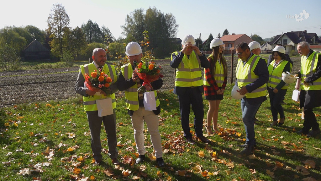 Dzień Nauczyciela 2022 w gminie Radoszyce. Ruszają budowy hal sportowych w Wilczkowicach i Górnikach [wideo, zdjęcia]