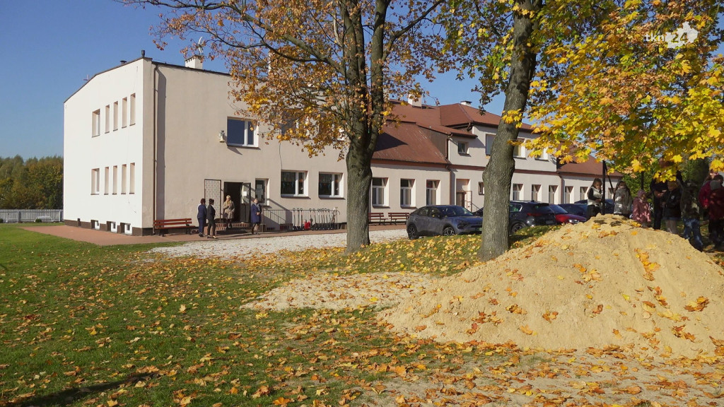 Dzień Nauczyciela 2022 w gminie Radoszyce. Ruszają budowy hal sportowych w Wilczkowicach i Górnikach [wideo, zdjęcia]