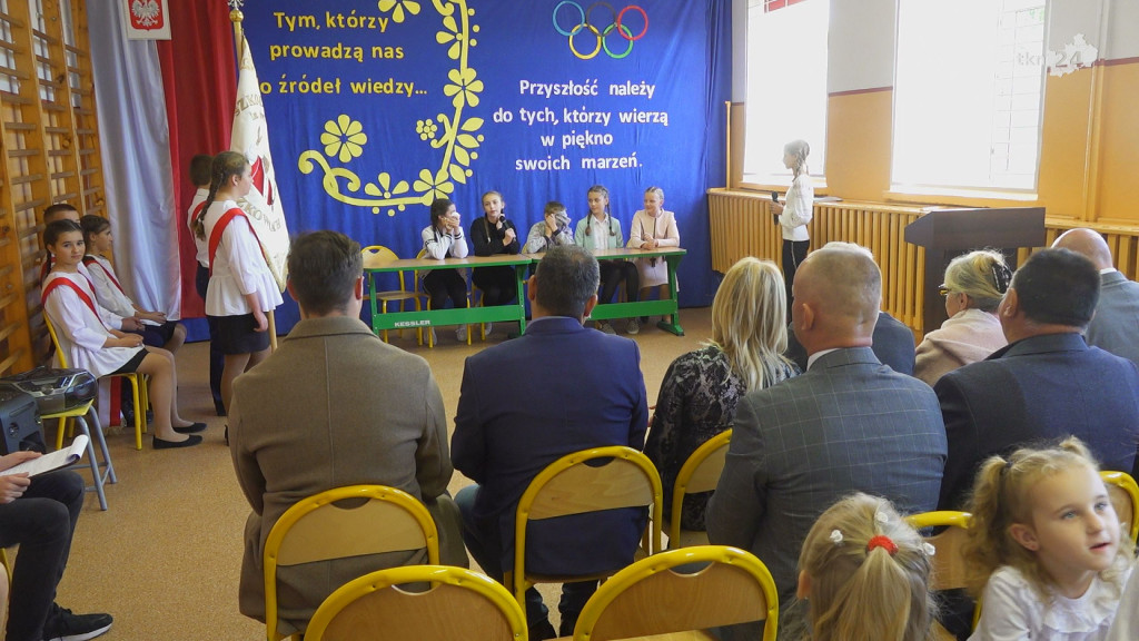 Dzień Nauczyciela 2022 w gminie Radoszyce. Ruszają budowy hal sportowych w Wilczkowicach i Górnikach [wideo, zdjęcia]