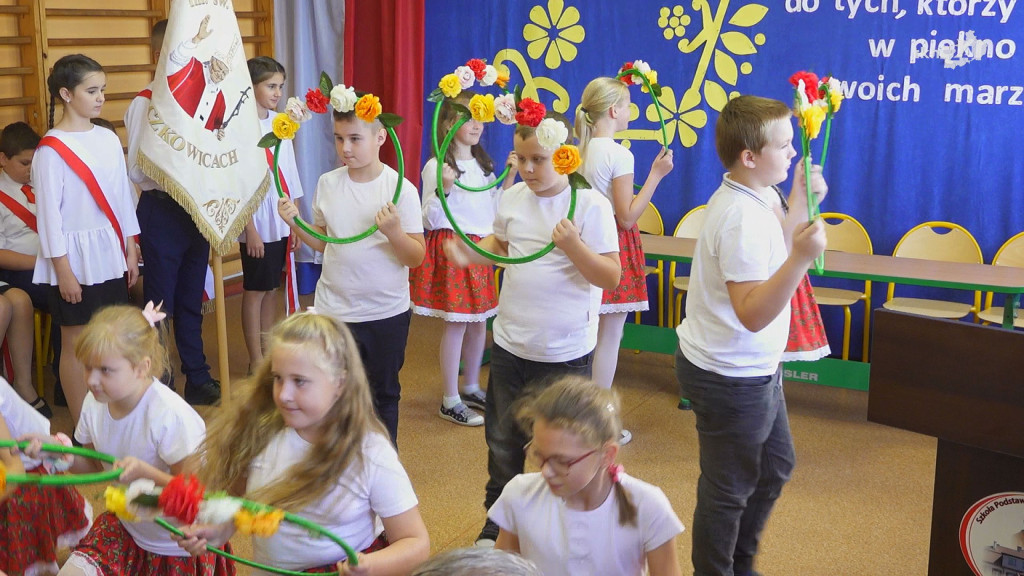 Dzień Nauczyciela 2022 w gminie Radoszyce. Ruszają budowy hal sportowych w Wilczkowicach i Górnikach [wideo, zdjęcia]