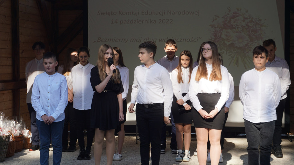 Dzień Nauczyciela 2022 w gminie Radoszyce. Ruszają budowy hal sportowych w Wilczkowicach i Górnikach [wideo, zdjęcia]