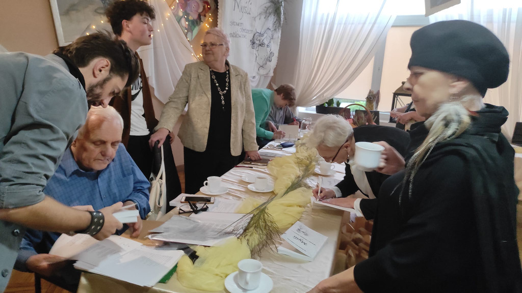 XII Warsztaty Literackie w Stąporkowie zaowocowały wspólnym almanachem. Premiera była niedawno [zdjęcia]