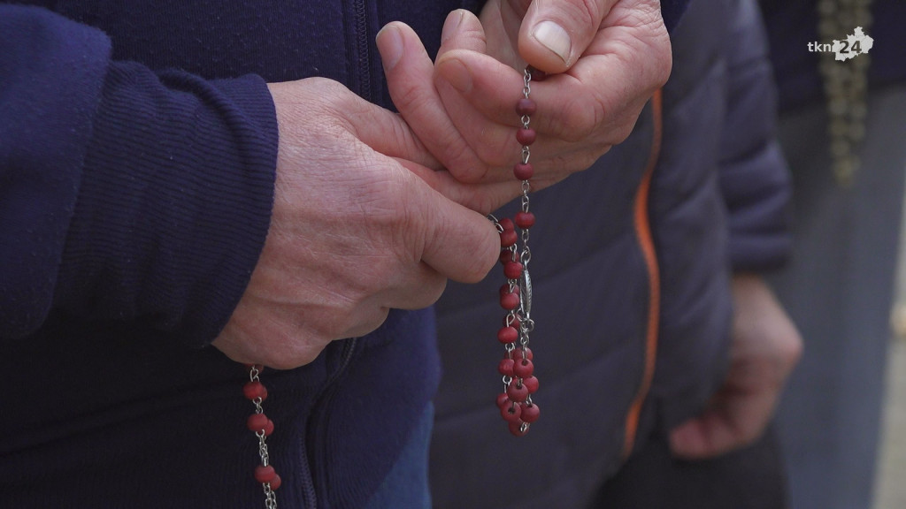 Męski różaniec. Początek nowej inicjatywy w Końskich [wideo, zdjęcia]