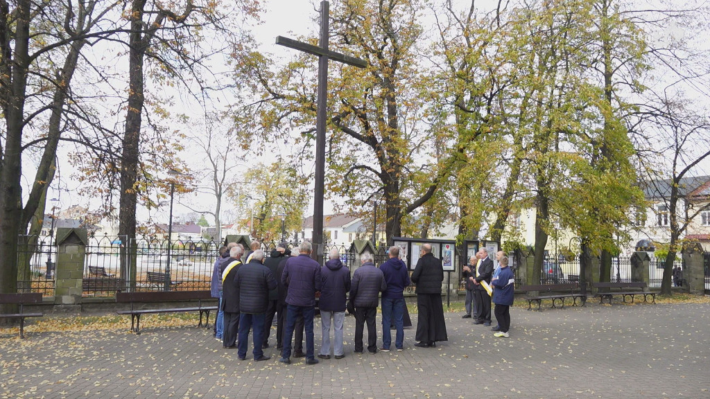 Męski różaniec. Początek nowej inicjatywy w Końskich [wideo, zdjęcia]