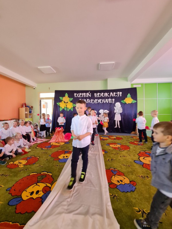 Przedszkolaki ze Smykowa świętowały Dzień Komisji Edukacji [zdjęcia]